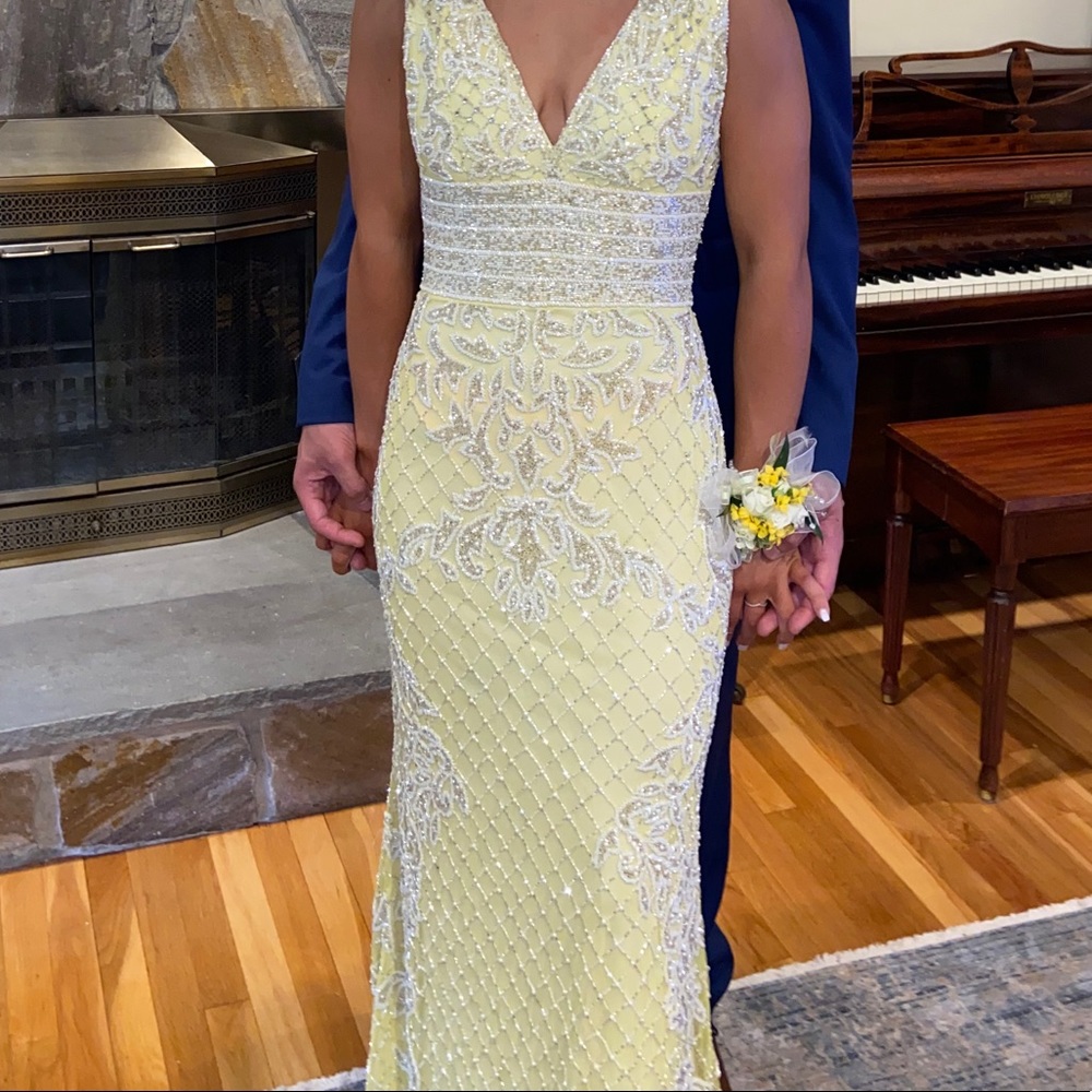 Prom dress - Picture 3 of 3